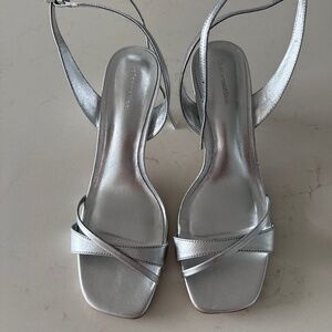 Reformation Gianna Heeled Sandal Silver - Size 6.5